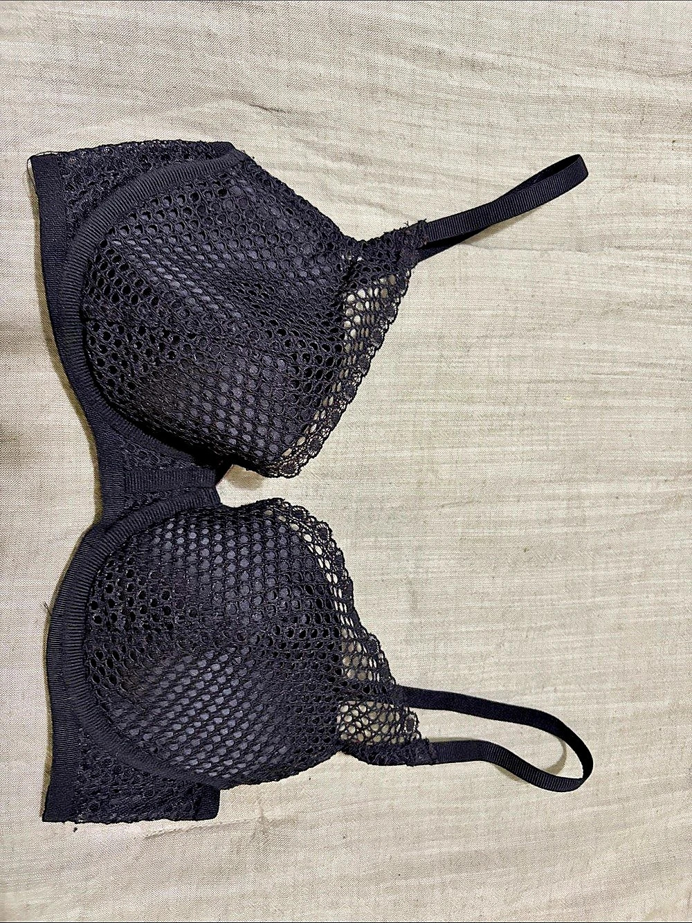 Victoria's Secret Black Lace Bra Size 36C Like New